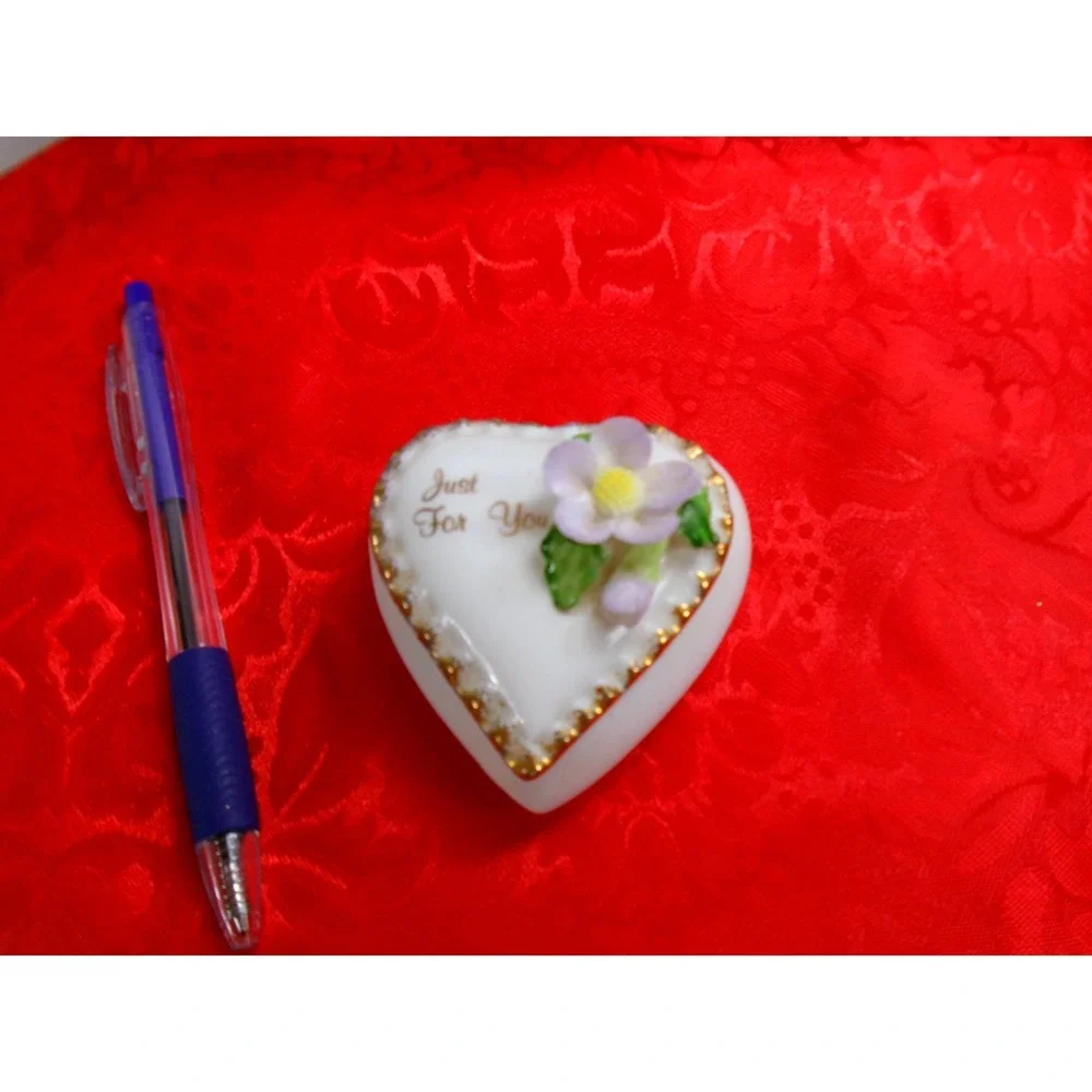 Brookstone Heart Trinket Box‎ OS White Just For You Porcelain Purple Flower Gold